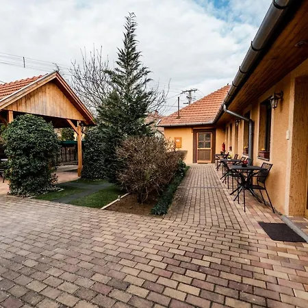 Apartment Estike *