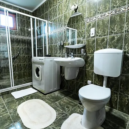 Estike Apartment *